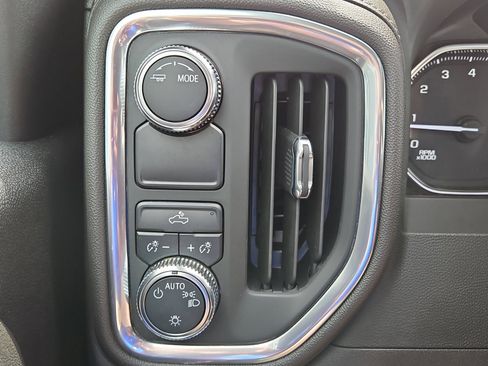 Used 2022 GMC Sierra 2500 SLE w/ Remote Start Package RWD image 14