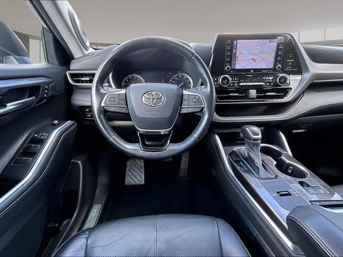 Used 2020 Toyota Highlander Limited FWD image 8