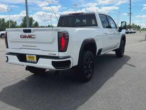 Used 2025 GMC Sierra 2500 AT4 AWD/4WD image 8
