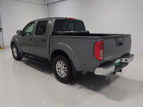 Used 2017 Nissan Frontier SV image 5