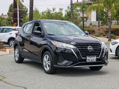 Used 2024 Nissan Kicks S FWD image 2