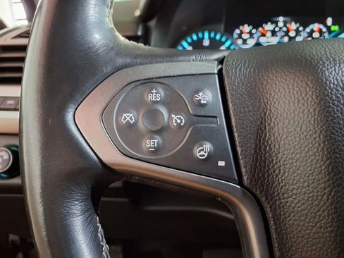 Used 2020 Chevrolet Suburban Premier w/ Premier Plus Edition image 30