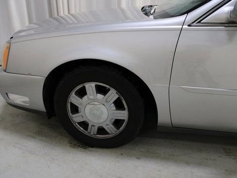 Used 2005 Cadillac De Ville w/ Limited Edition Package image 8