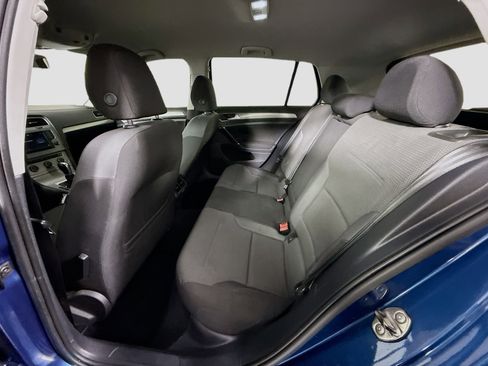 Used 2017 Volkswagen Golf S image 24
