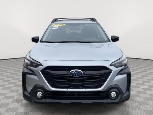 Used 2025 Subaru Outback Onyx Edition image 2