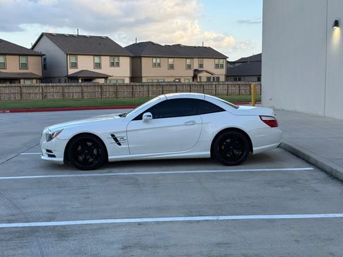 Used 2014 Mercedes-Benz SL 550 image 4