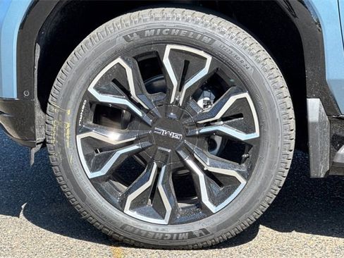 New 2025 GMC Sierra EV Denali image 31