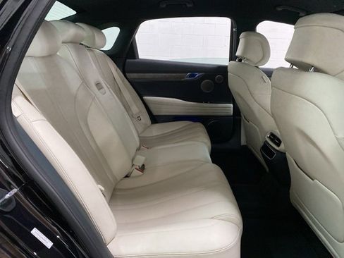 Used 2024 Genesis G80 image 21