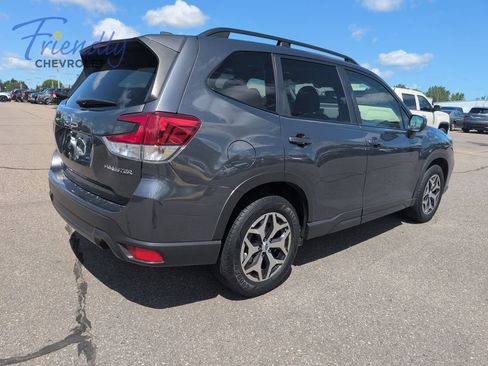 Used 2021 Subaru Forester Premium AWD/4WD image 3