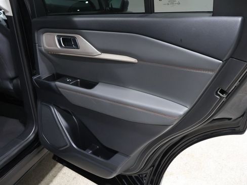 Used 2025 Ford Explorer Active image 23