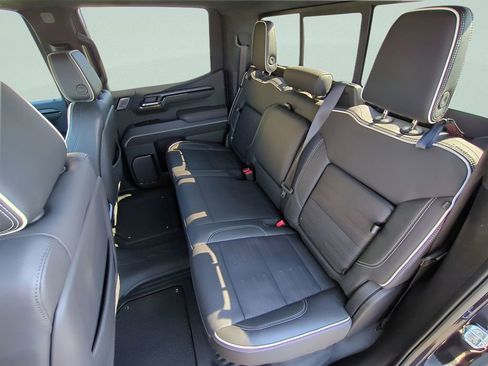 Used 2023 GMC Sierra 1500 AT4X image 13