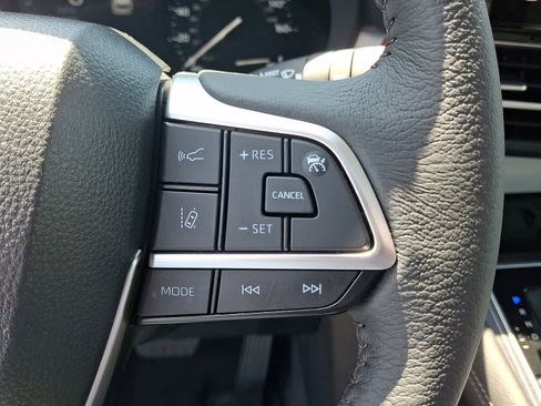 Used 2025 Toyota Sienna XLE w/ XLE Plus Package AWD/4WD image 26
