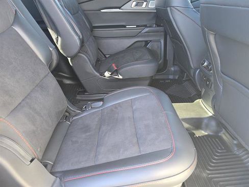Used 2025 Ford Explorer ST image 14