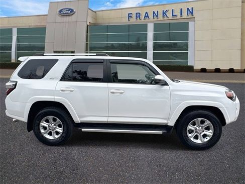 Used 2019 Toyota 4Runner SR5 w/ Four Season Floor Mat Package image 8