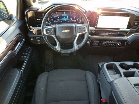 Used 2025 Chevrolet Silverado 1500 LT image 10