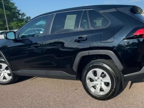 Used 2024 Toyota RAV4 LE AWD/4WD image 4