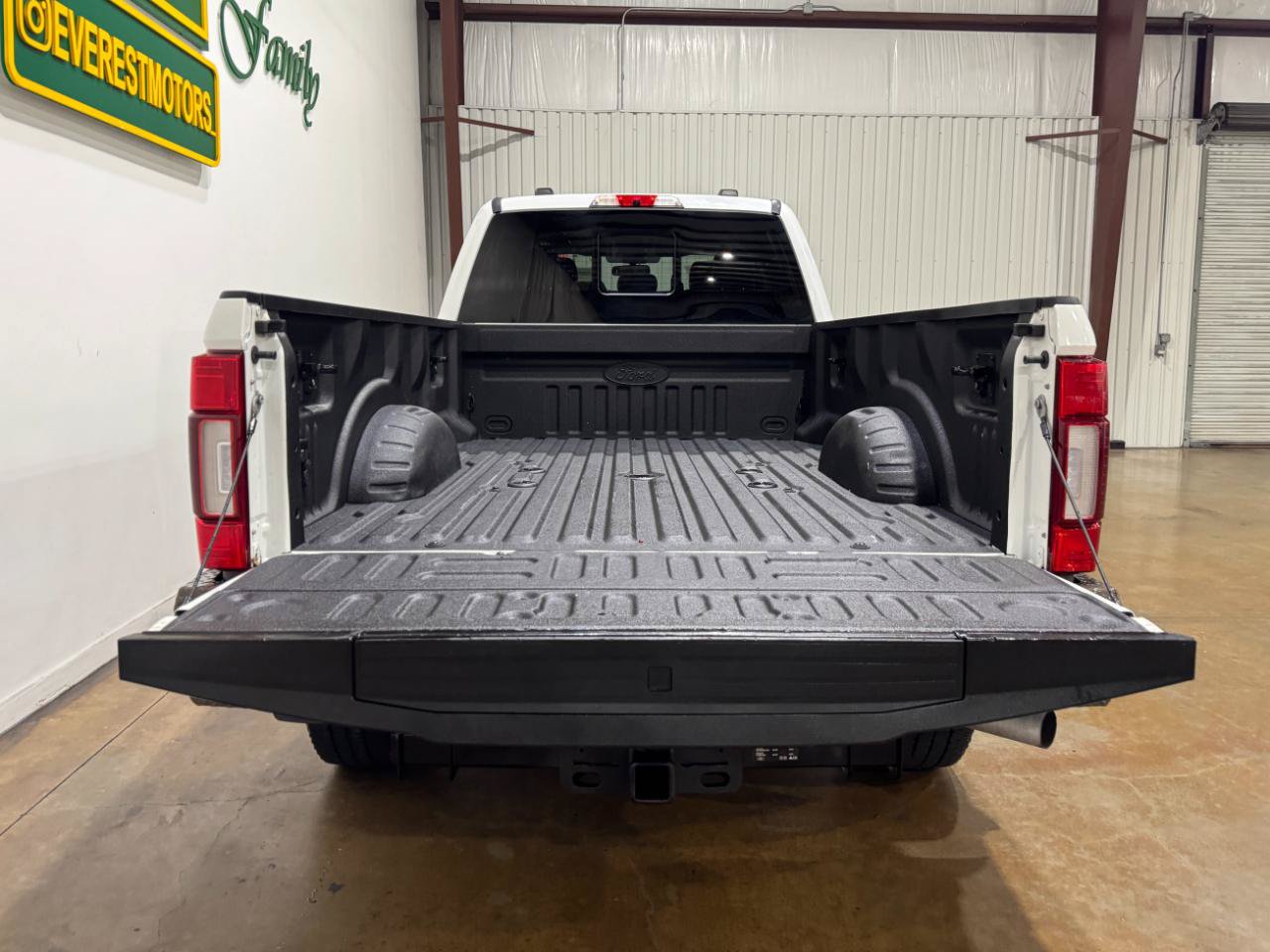 Used 2022 Ford F350 Lariat w/ Lariat Ultimate Package AWD/4WD image 56