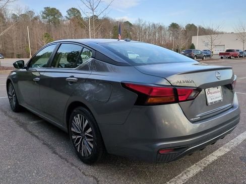 Used 2025 Nissan Altima 2.5 SV image 6