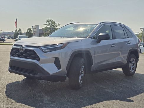 Certified 2025 Toyota RAV4 LE AWD/4WD image 10