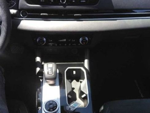 Used 2025 Mitsubishi Outlander SE AWD/4WD image 4