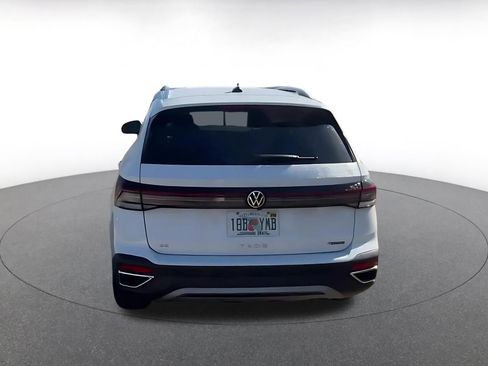 Used 2025 Volkswagen Taos SE image 12