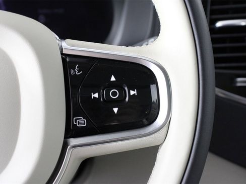 Certified 2023 Volvo XC90 T8 Plus image 11