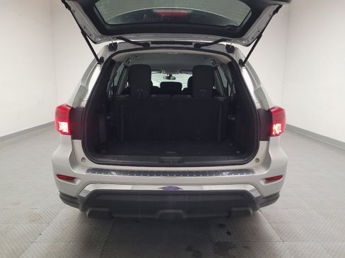 Used 2017 Nissan Pathfinder S image 29