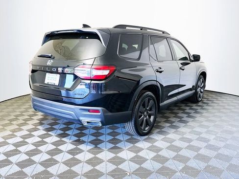 Used 2025 Honda Pilot Sport image 8