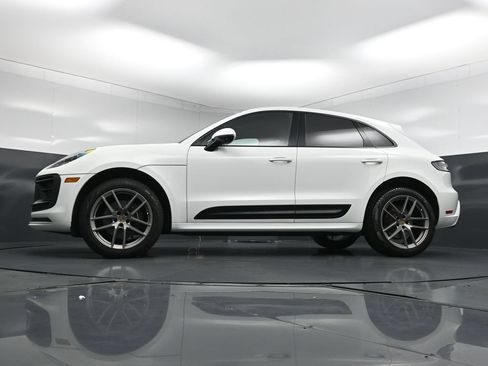 Used 2025 Porsche Macan AWD/4WD image 23