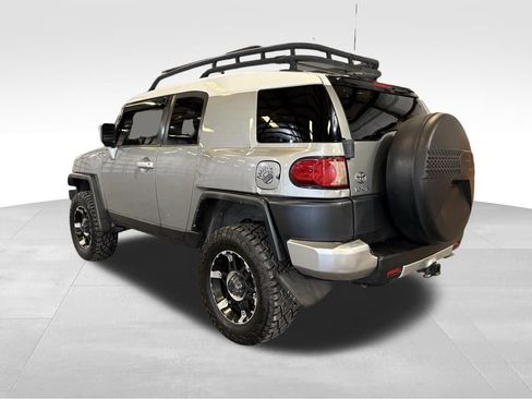Used 2011 Toyota FJ Cruiser 4WD w/ Convenience Pkg image 3