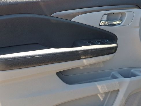 Used 2017 Honda Pilot EX image 14