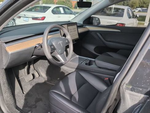 Used 2023 Tesla Model Y Long Range AWD/4WD image 8