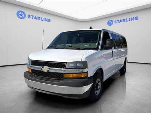 Used 2019 Chevrolet Express 3500 LT w/ LT Preferred Equipment Group image 16