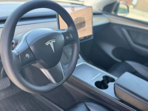 Used 2023 Tesla Model Y Long Range image 11