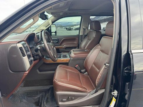 Used 2015 Chevrolet Silverado 2500 High Country w/ Duramax Plus Package image 5