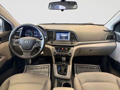 Used 2017 Hyundai Elantra SE FWD image 18