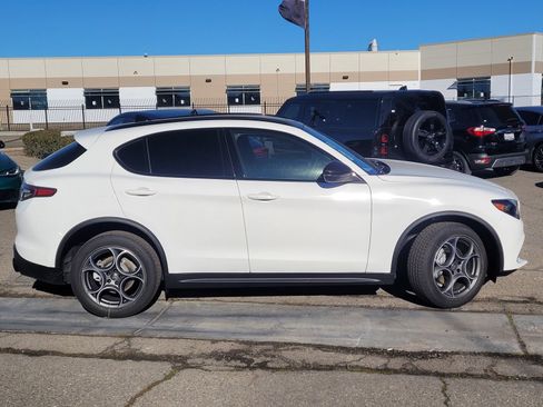 Used 2025 Alfa Romeo Stelvio Sprint AWD/4WD image 4