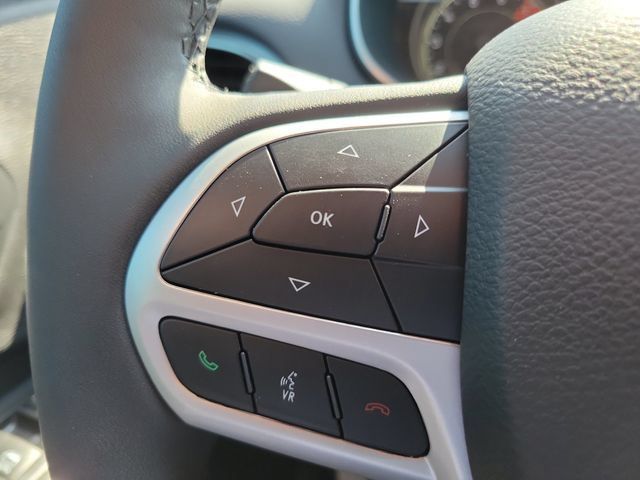 Used 2022 Jeep Cherokee Latitude AWD/4WD image 21