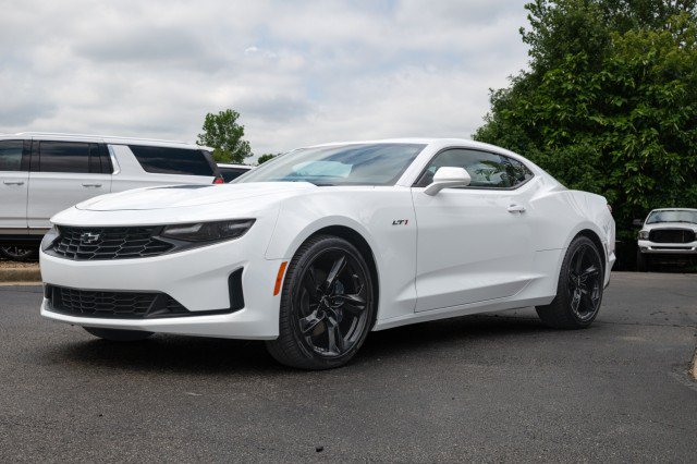 Used 2022 Chevrolet Camaro LT RWD image 3