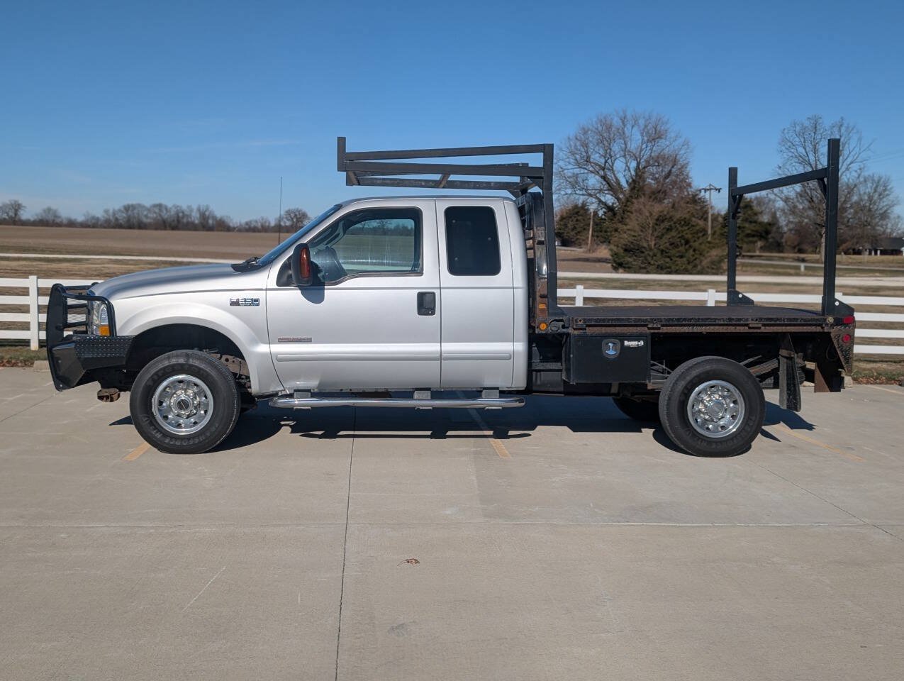 Used 2003 Ford F250 XLT AWD/4WD image 3
