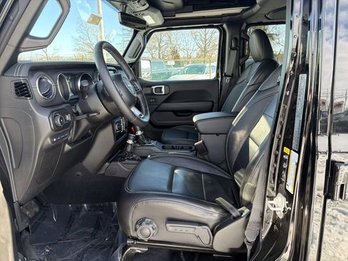 Used 2023 Jeep Wrangler Unlimited Sahara w/ Cold Weather Group image 11