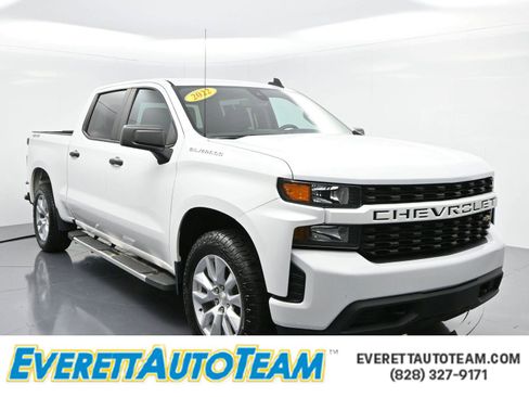 Used 2022 Chevrolet Silverado 1500 Custom w/ Safety Confidence Package image 1