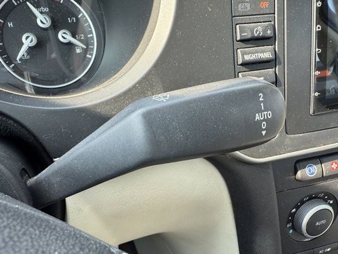 Used 2009 Saab 9-3 2.0T FWD image 25