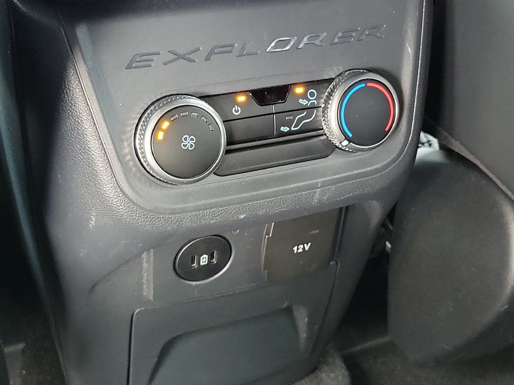Used 2025 Ford Explorer ST-Line AWD/4WD image 21