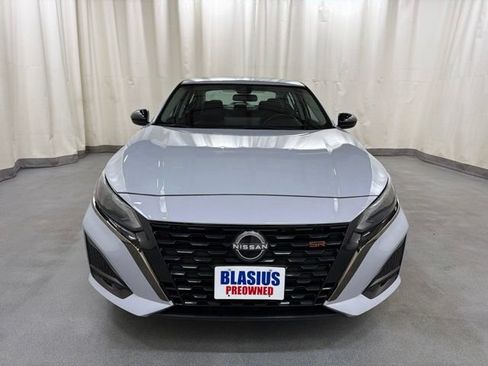 Used 2023 Nissan Altima 2.5 SR w/ SR Premium Package AWD/4WD image 8