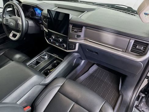 Certified 2022 Ford Expedition XLT image 33