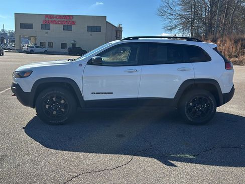 Used 2023 Jeep Cherokee Trailhawk w/ Sun & Sound Group image 5