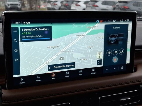 Used 2022 Lincoln Nautilus Reserve w/ Equipment Group 201A image 17