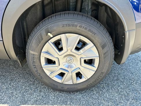 New 2026 Nissan Kicks S image 17