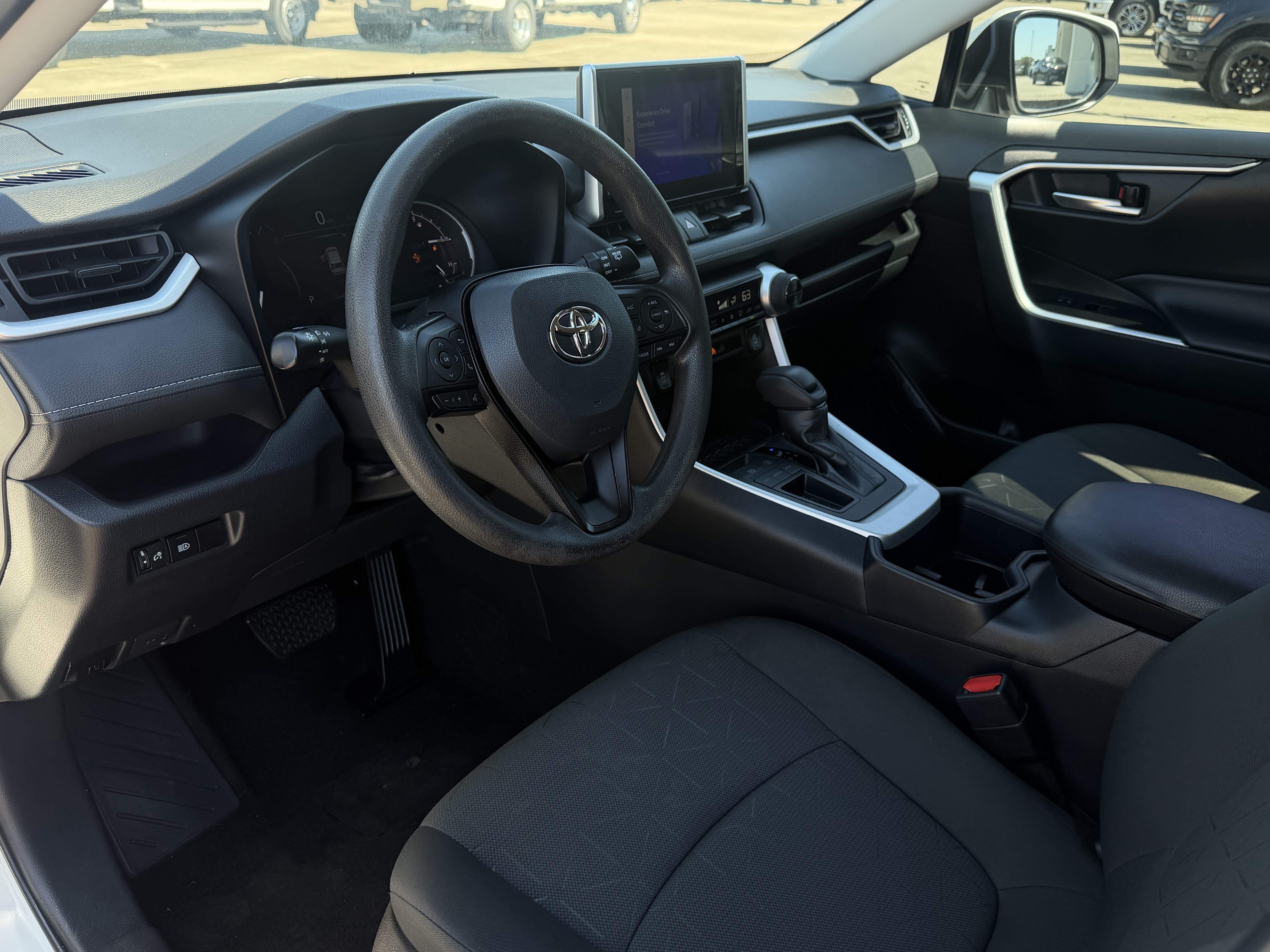 Used 2023 Toyota RAV4 XLE FWD image 14